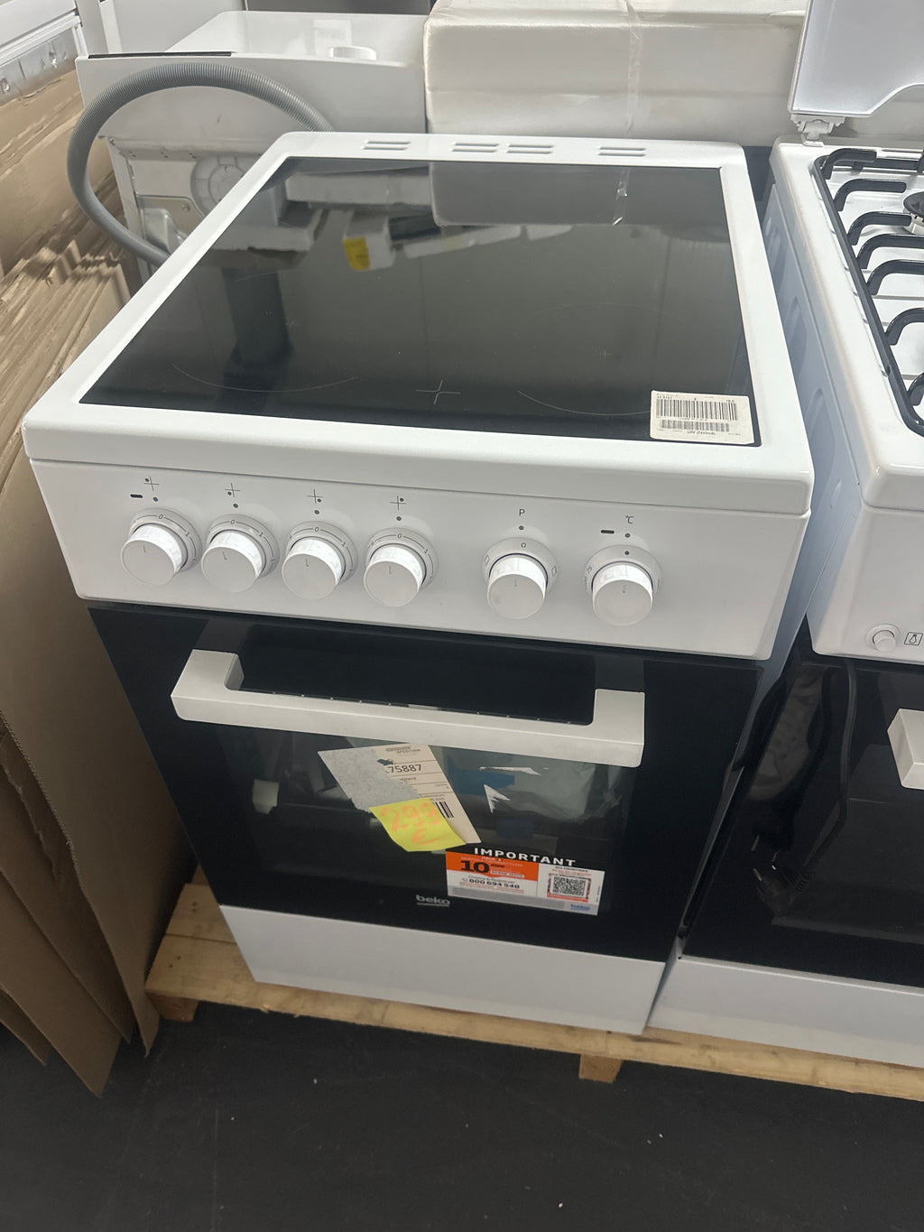 Beko	FSM67320G