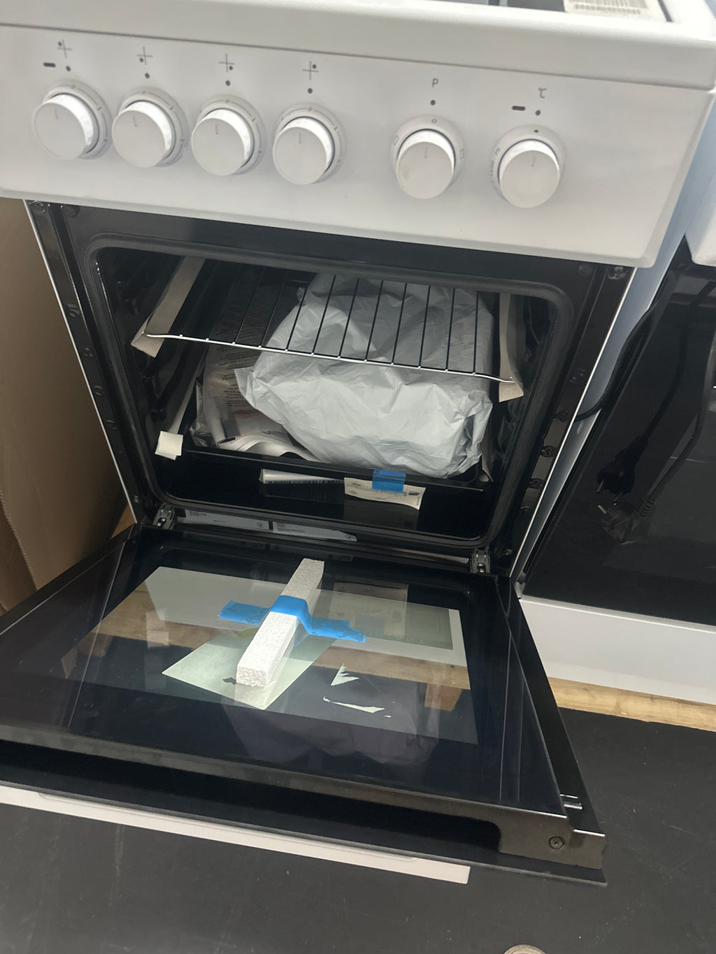 Beko	FSM67320G