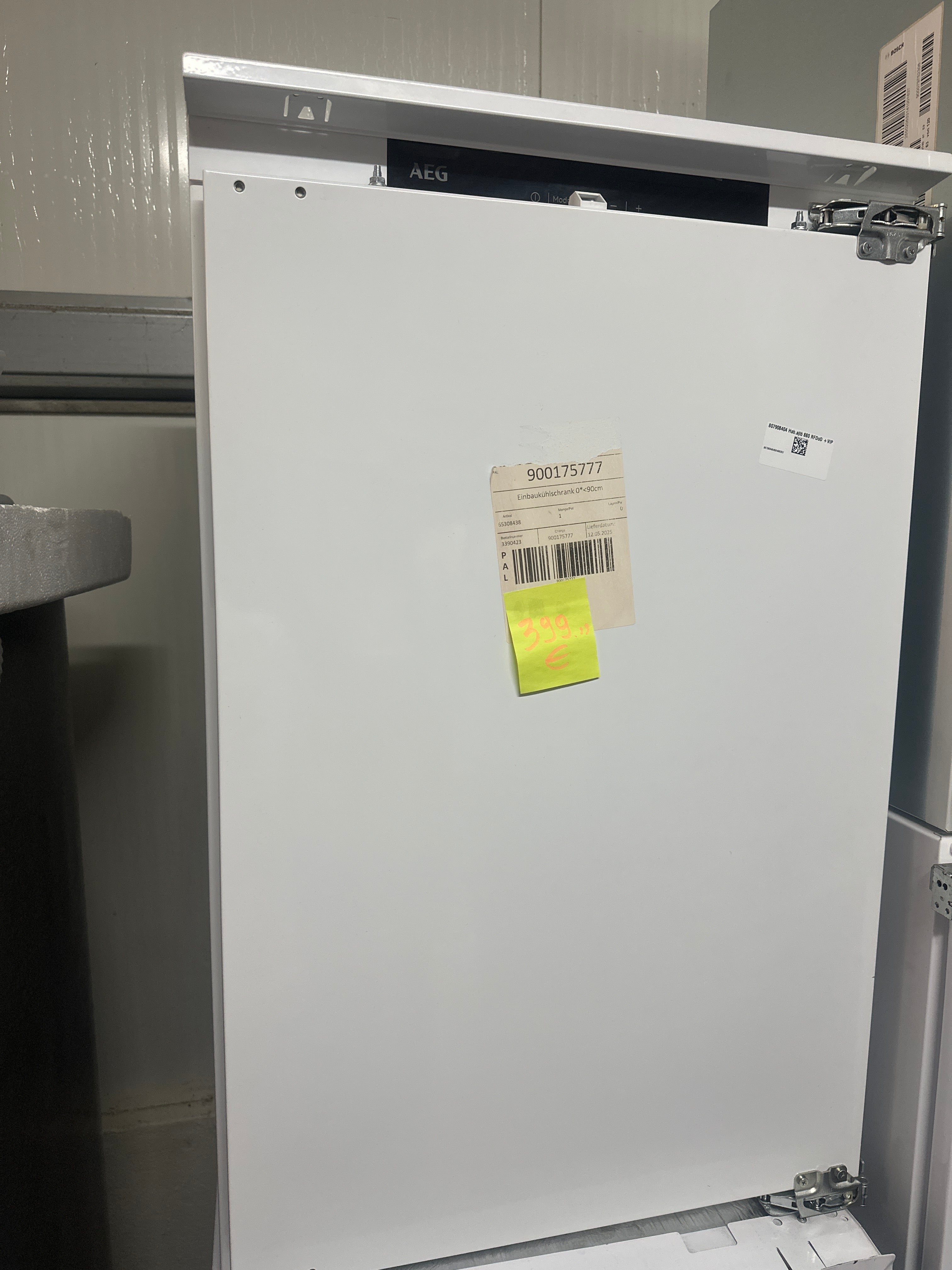 Frigorífico Encastrável AEG TSK5088WDF 137L
